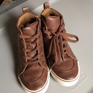 Cat and Jack boys shoes sz 1